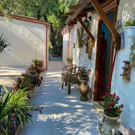Holiday home Charming House In Marina Di + Garden *